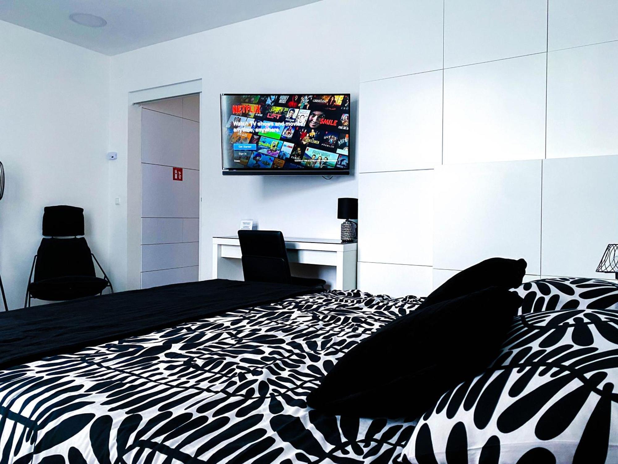 Octagon Main Square Apartment Zagreb Bagian luar foto