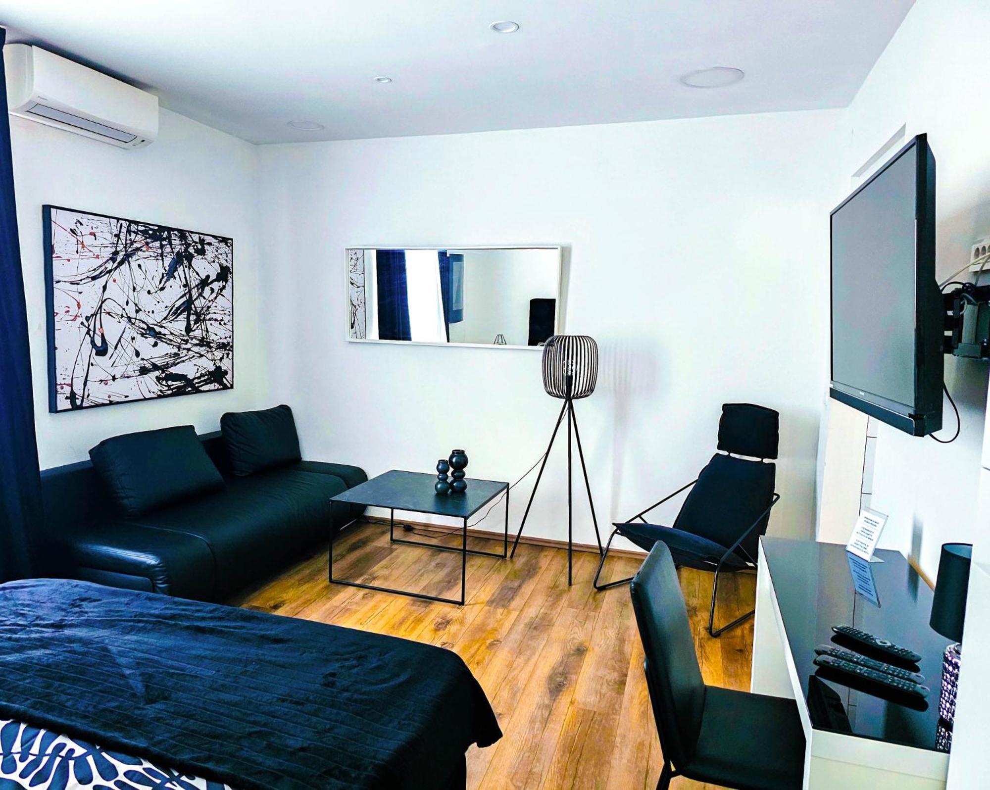 Octagon Main Square Apartment Zagreb Bagian luar foto