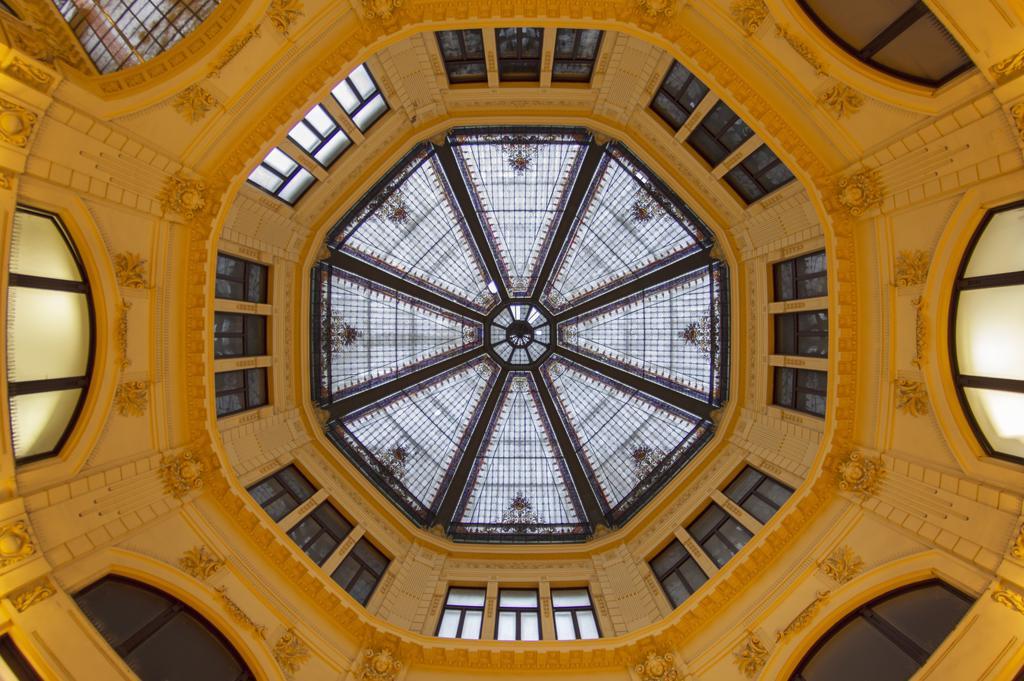 Octagon Main Square Apartment Zagreb Bagian luar foto